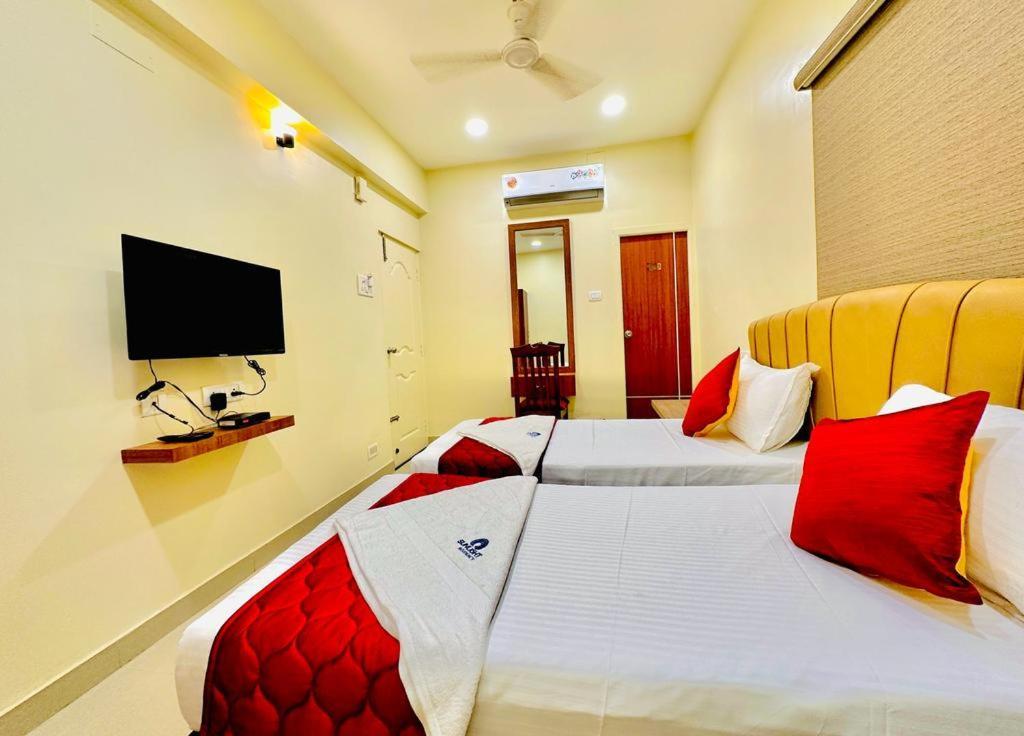 Sunlight Residency Hotel Chennai Exterior photo